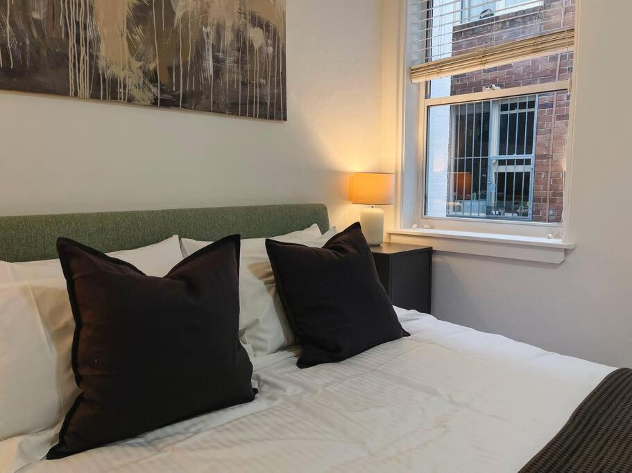 Roosevelt - Potts Point Apartment