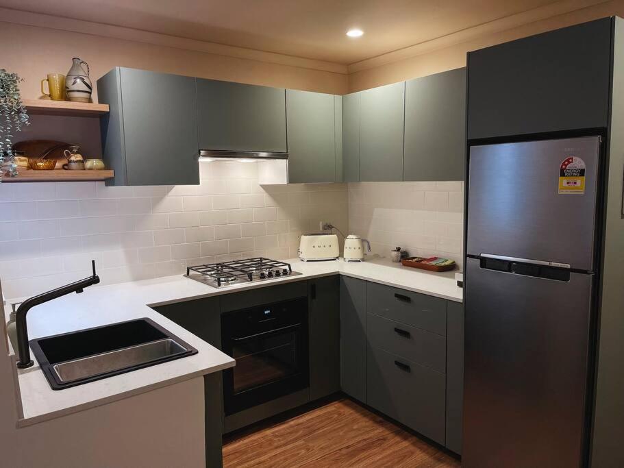 Roosevelt - Potts Point Apartment