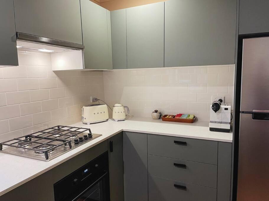 Roosevelt - Potts Point Apartment