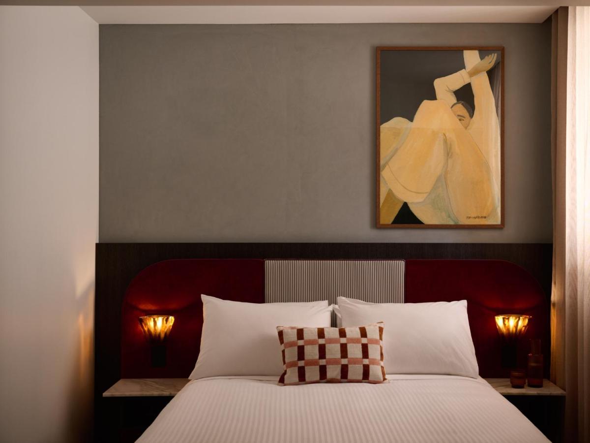 Morris Sydney, Handwritten Collection Hotel Sydney