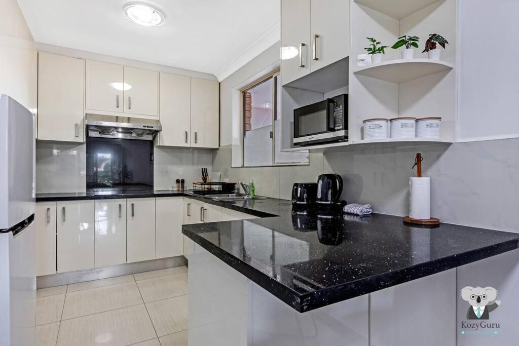 Campsie 2 Bed Spacious / Nca069 Apartamento *