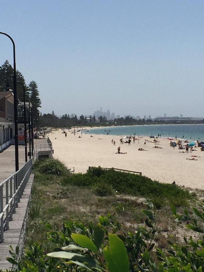 Small B Of South Bay And Airport Sydney