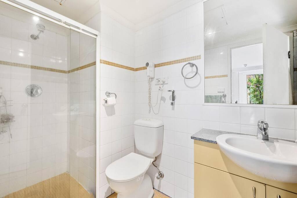 Chippendale With Pool, Gym And Balcony Self Catering Apartment