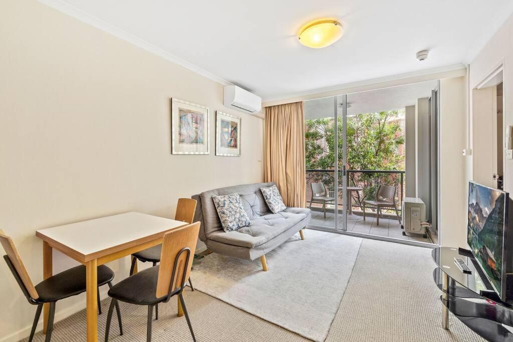 Chippendale With Pool, Gym And Balcony Self Catering