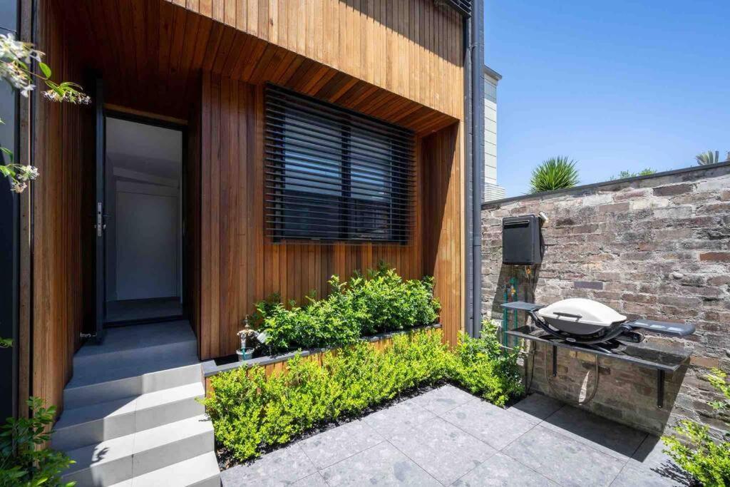 Modern Paddington Terrace Holiday home *