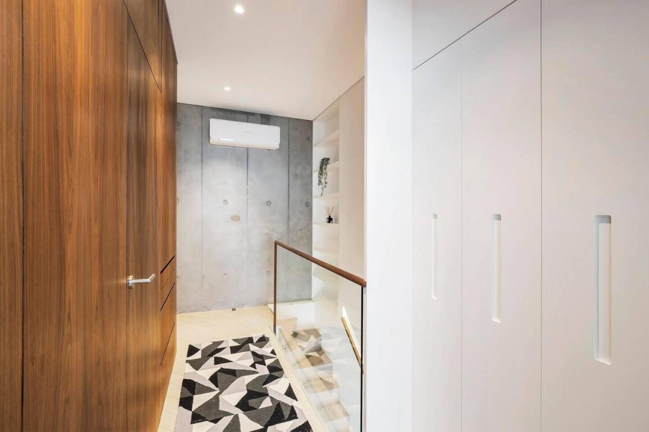 'the Fern' Split-level Eco Luxury With Lush Courtyard Sidney