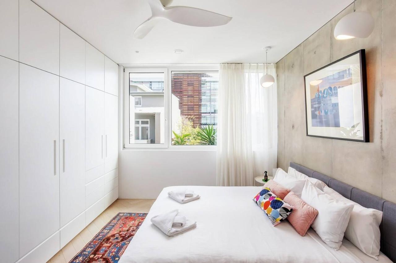 'the Fern' Split-level Eco Luxury With Lush Courtyard