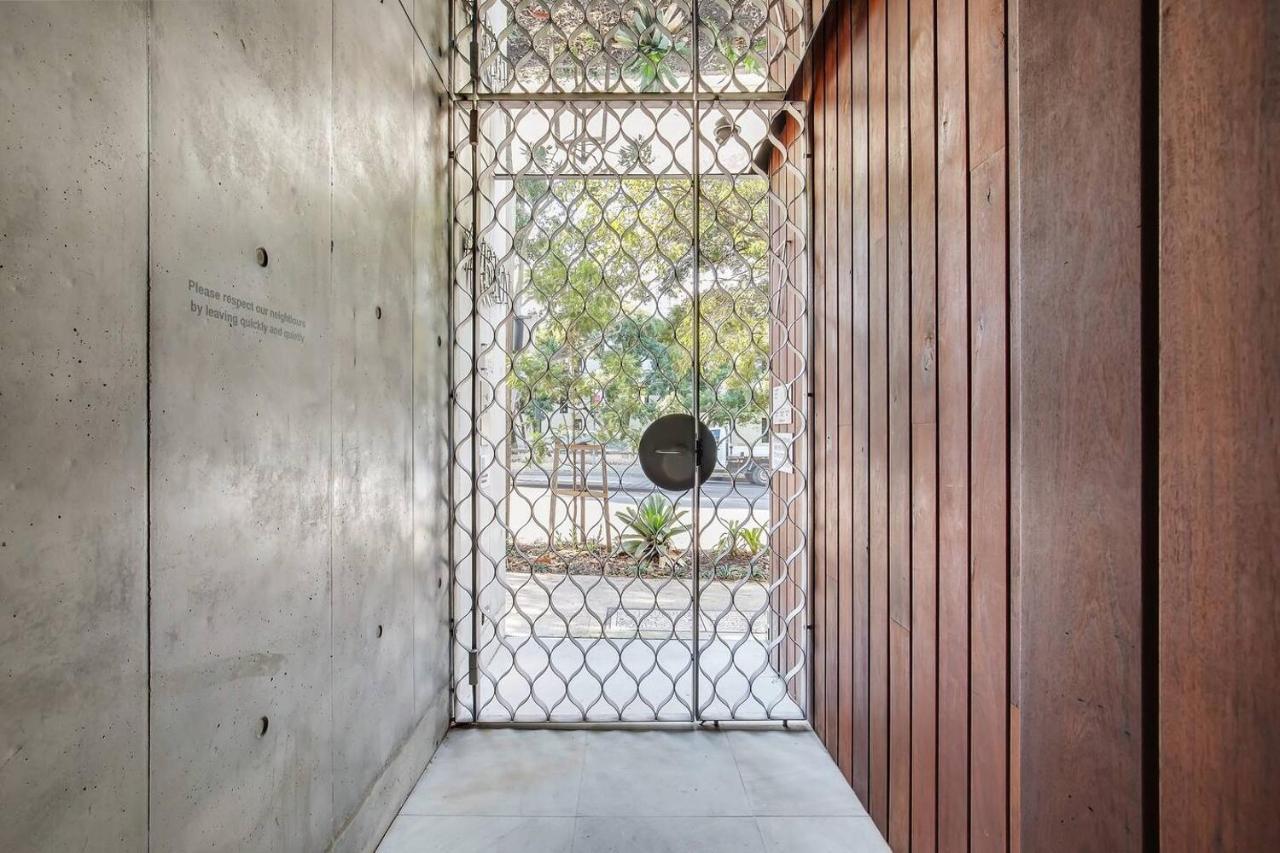 'the Fern' Split-level Eco Luxury With Lush Courtyard Sidney