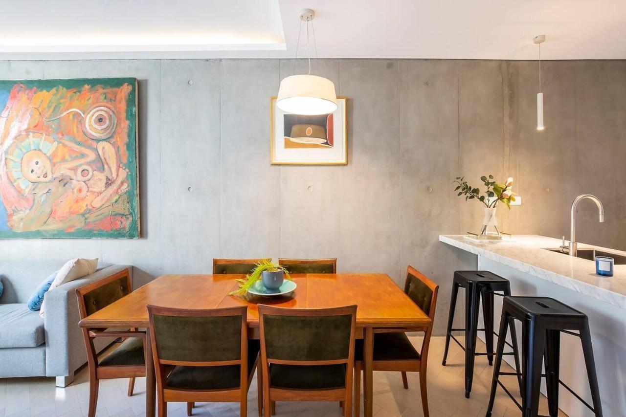 'the Fern' Split-level Eco Luxury With Lush Courtyard