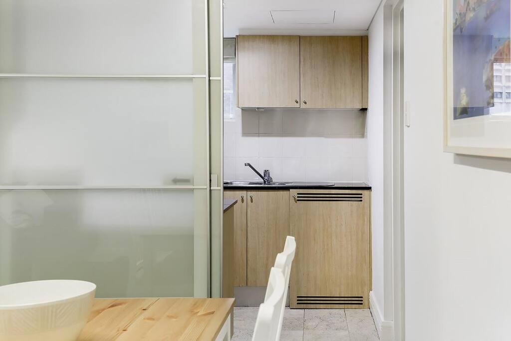 One Bedroom In Cbd Centre! 1302 Kent Self Catering Apartment Sydney