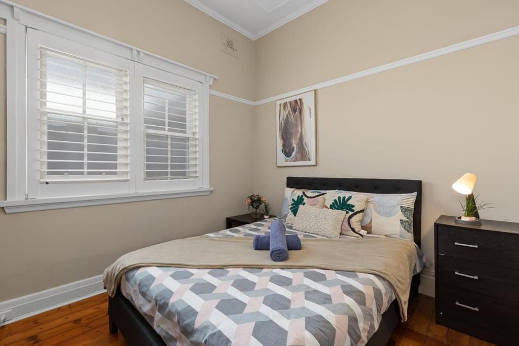 Cozy House In Kensington Near Unsw & Light Railway Sydney