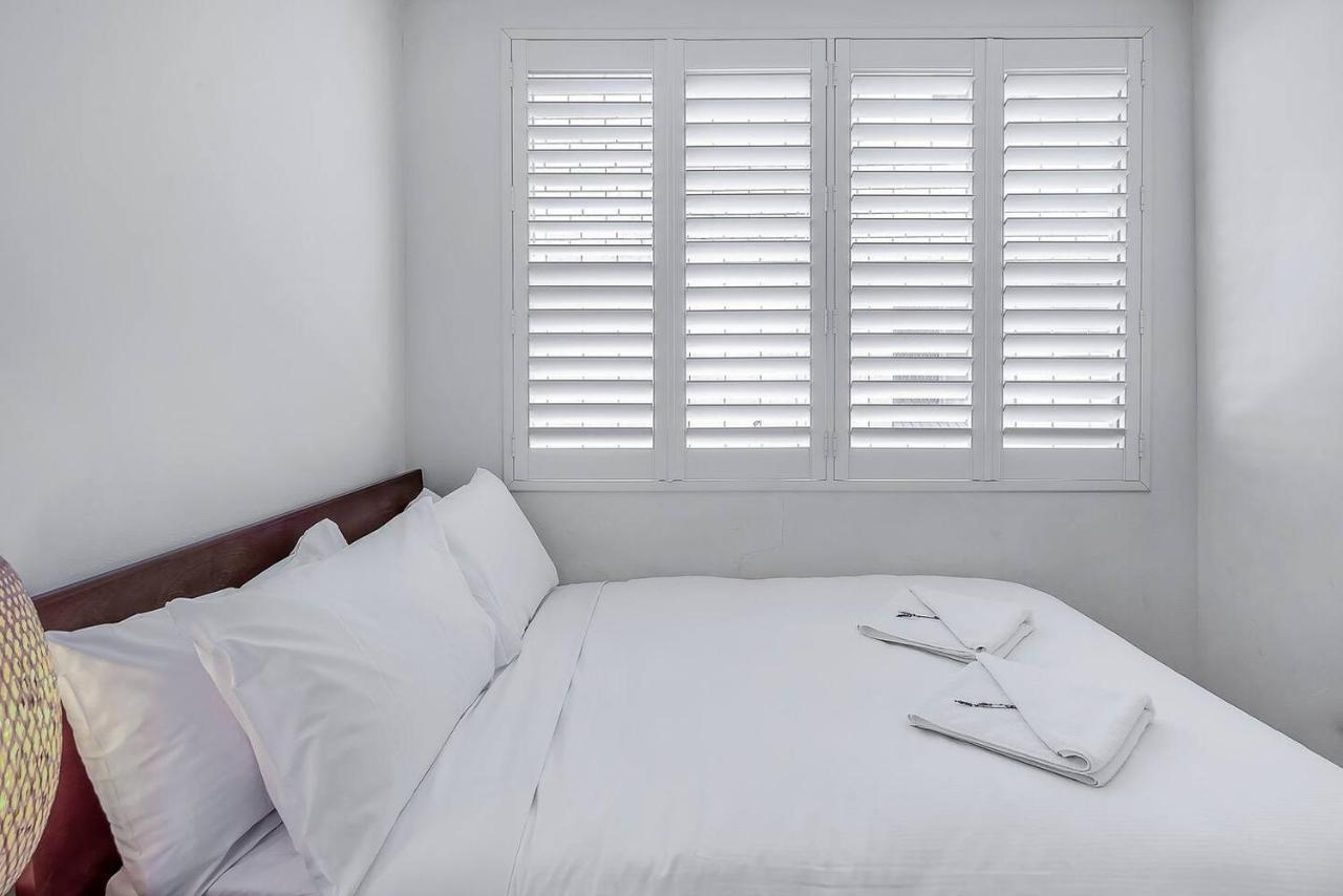 Chic Surry Hills Style With Parking Apartment