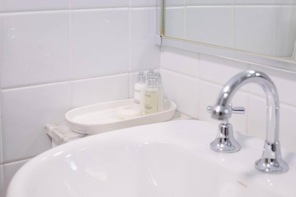Perfect Manly Retreat, In The Heart Of Manly, Family & Couple Friendly With Car Spot * Sydney