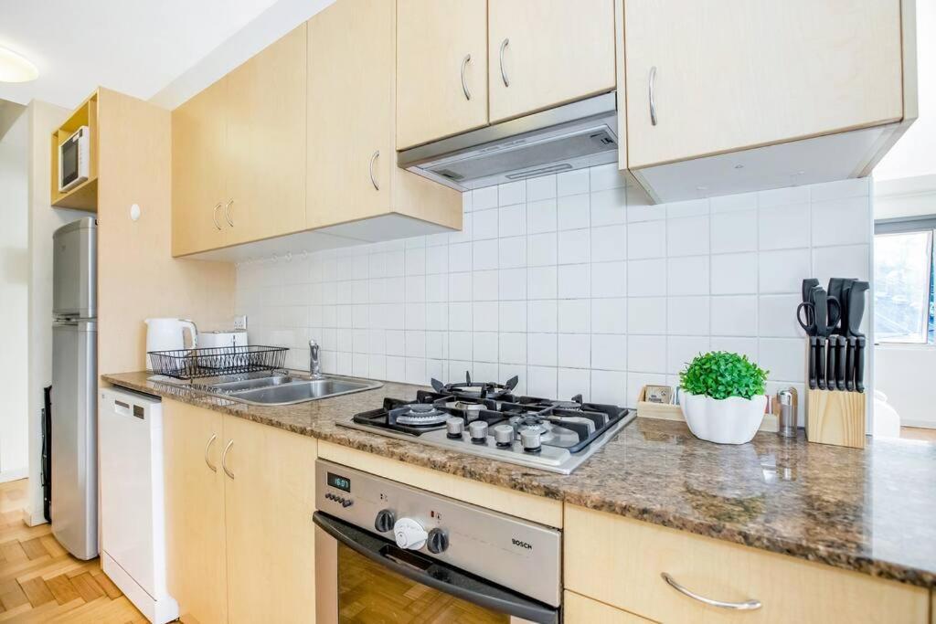 Perfect Manly Retreat, In The Heart Of Manly, Family & Couple Friendly With Car Spot *
