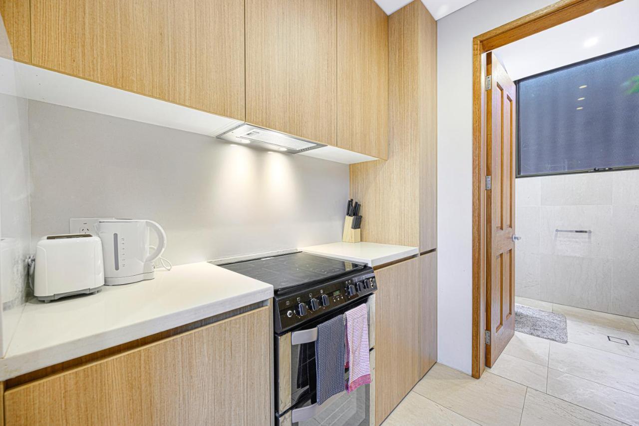 Putney Brand New Luxury House Pool & Waterview