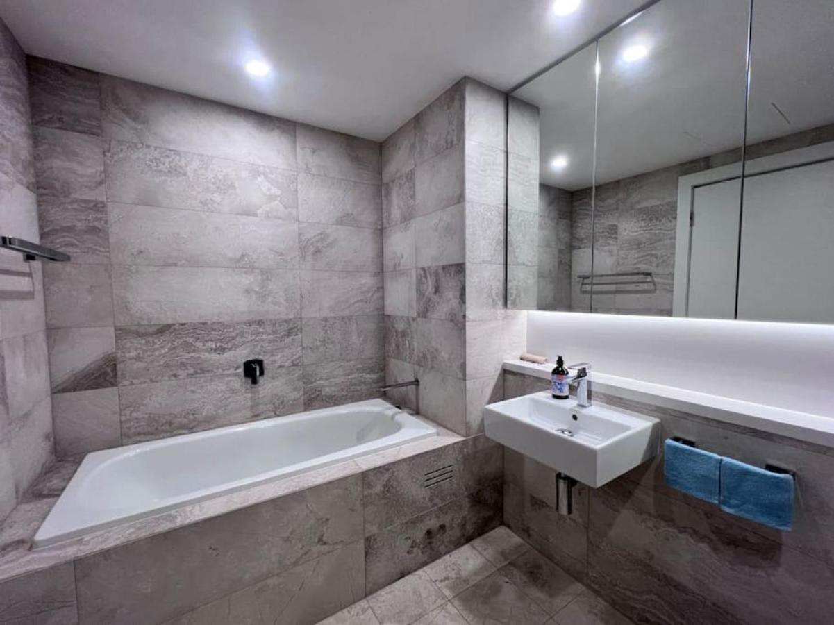 High Level Fabulous View 4beds In Olympic Park * Sydney