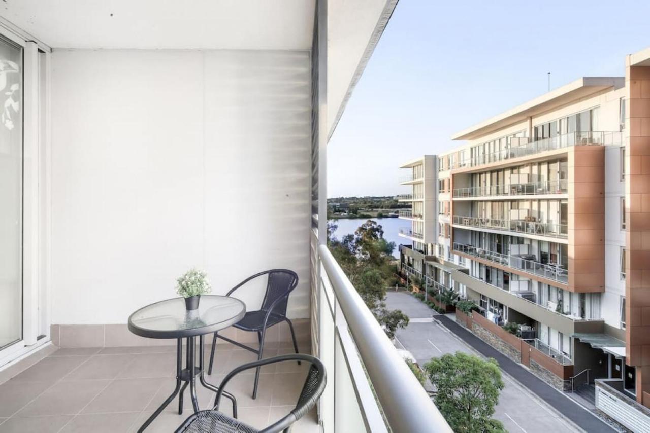 2 Bedroom In The Heart Of Rhodes Sydney
