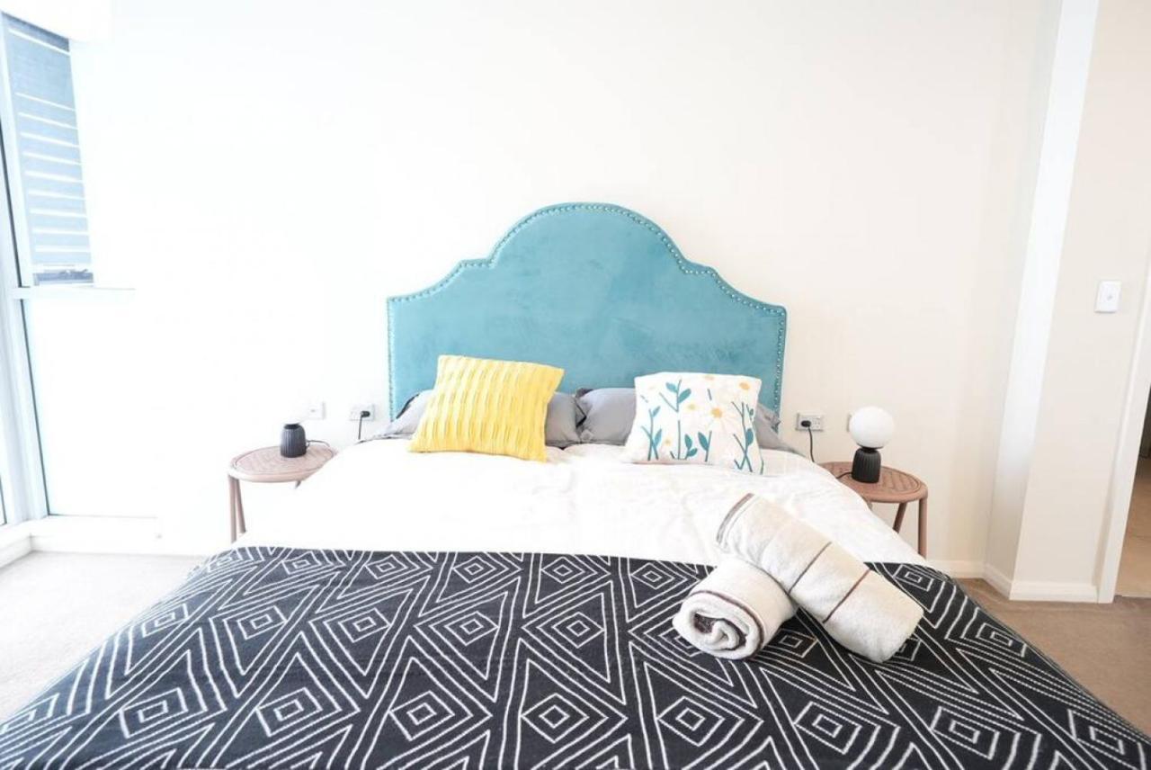 2 Bedroom In The Heart Of Rhodes Sydney