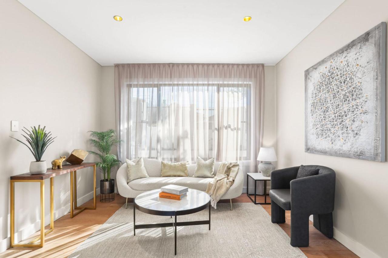 New Big Stylish House In Connells Point With 4 Big Bedroom, Swimming Pools , Views On Balcony Sydney