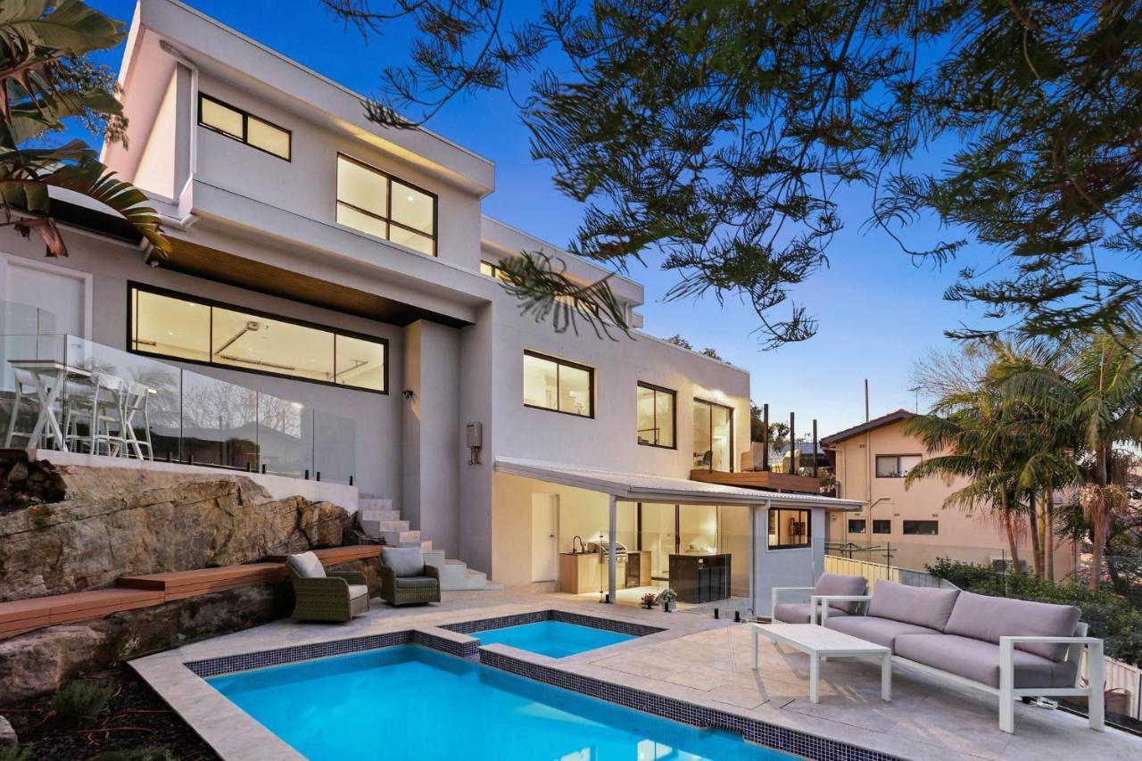 Bahay bakasyunan New Big Stylish House In Connells Point With 4 Big Bedroom, Swimming Pools , Views On Balcony