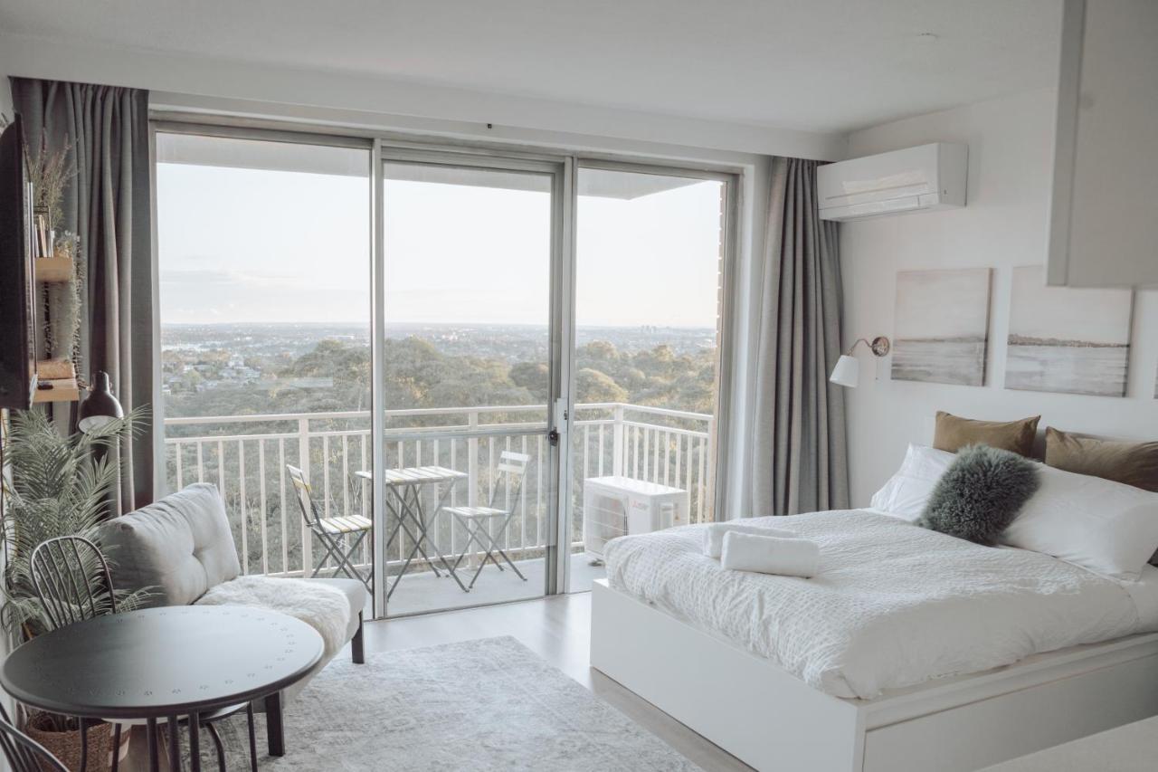 Cosy With A Big View * Sydney