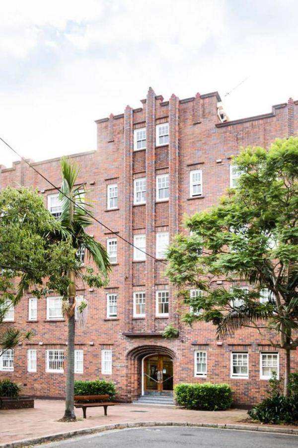 Designer Darlinghurst Studio With Rooftop Views *