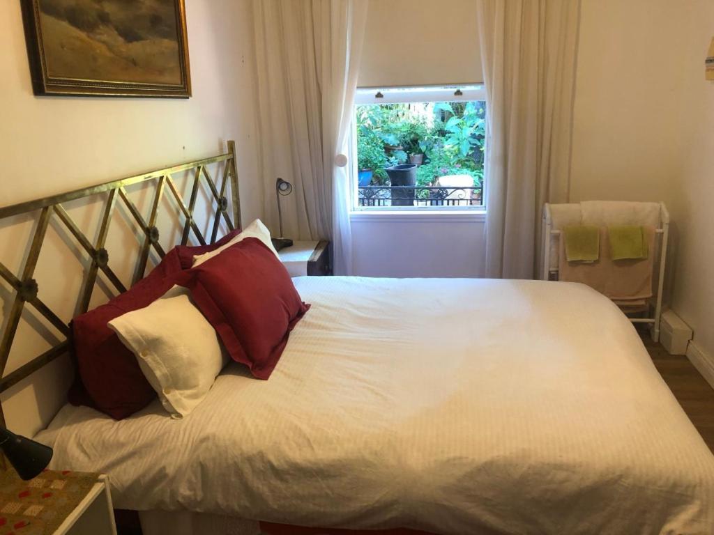 Historic Secluded Garden Holiday home *