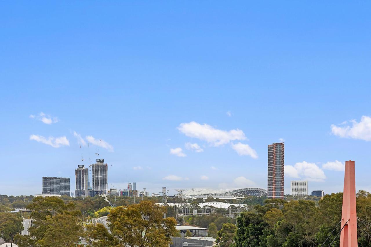 Homebush Two Bedroom With 2 Parkings * Sydney