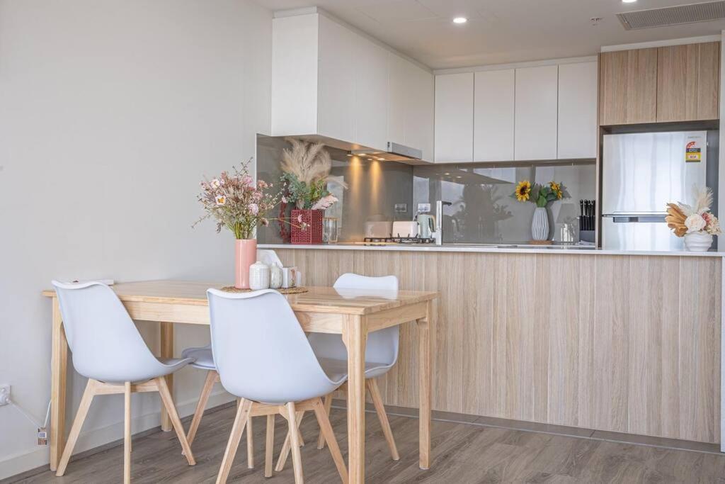 Parramatta 2 Bed With Parking Npa011-3101