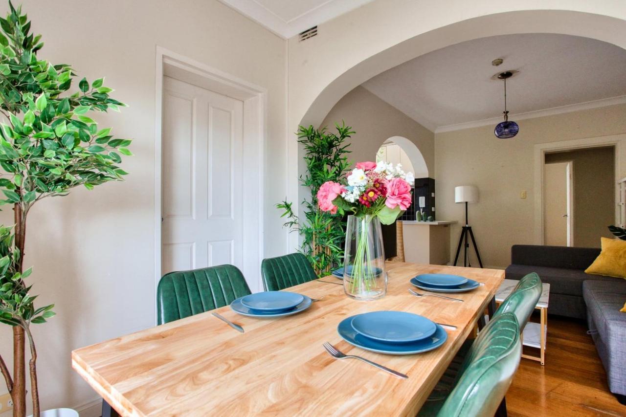 2 Bedroom Newtown Near To Shops 2 Apartment