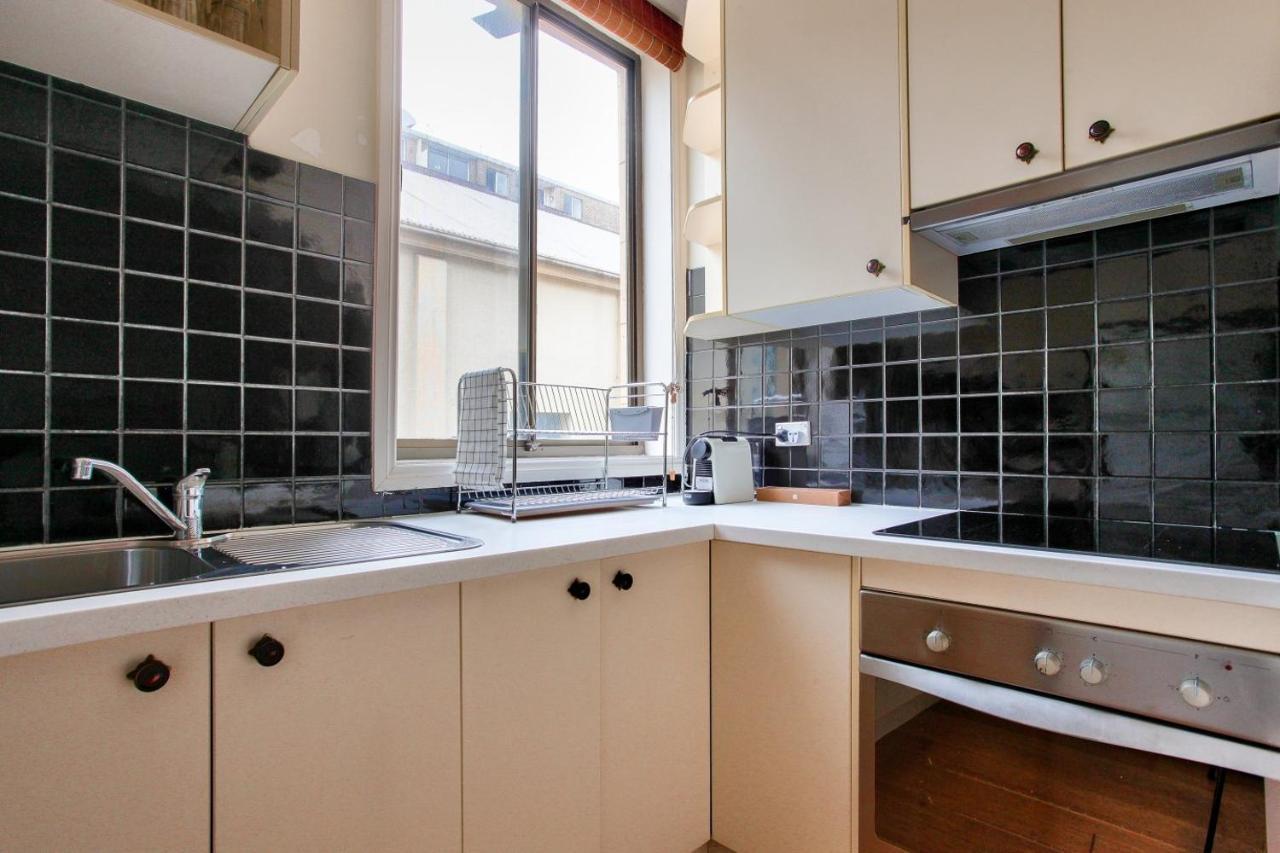 Apartment 2 Bedroom Newtown Near To Shops 2 *