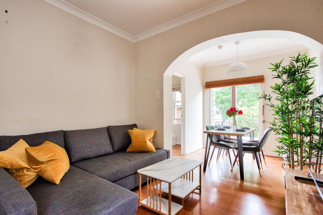 Apartment 2 Bedroom Newtown Near To Shops 2 Sydney