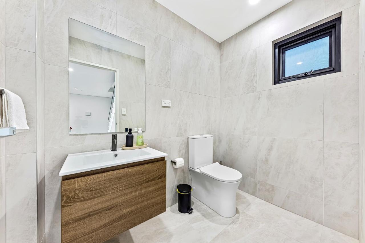 Apartment Urban Oasis In Heart Of Homebush