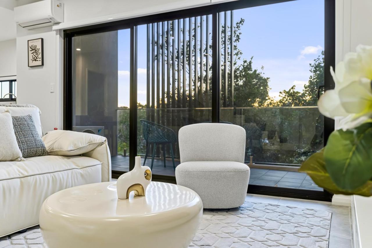 Urban Oasis In Heart Of Homebush Apartment