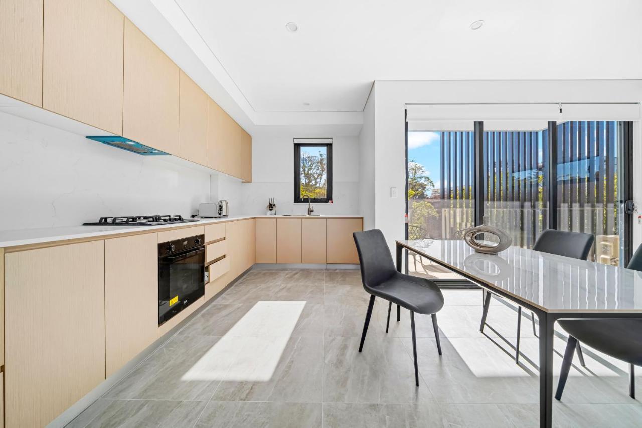 Urban Oasis In Heart Of Homebush Apartment
