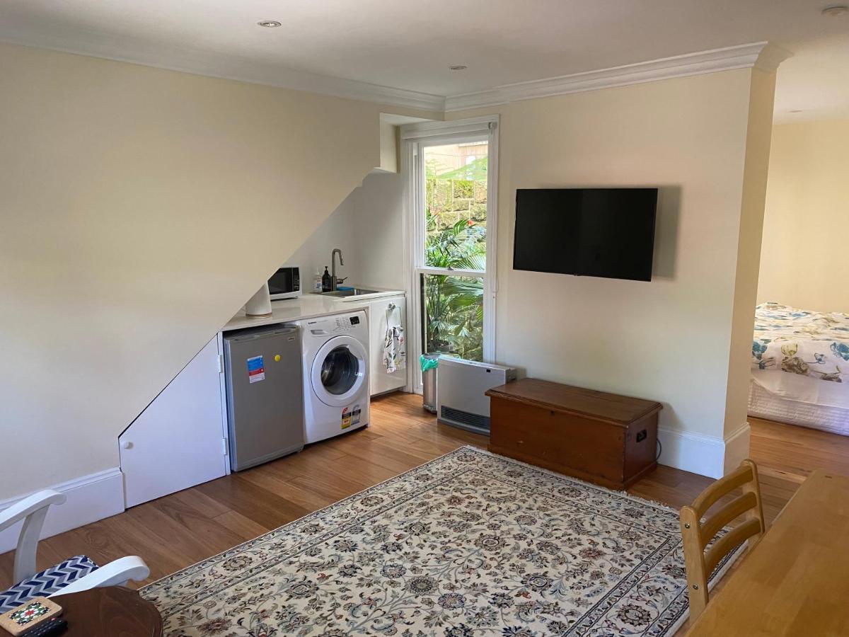 Garden Flat, North
