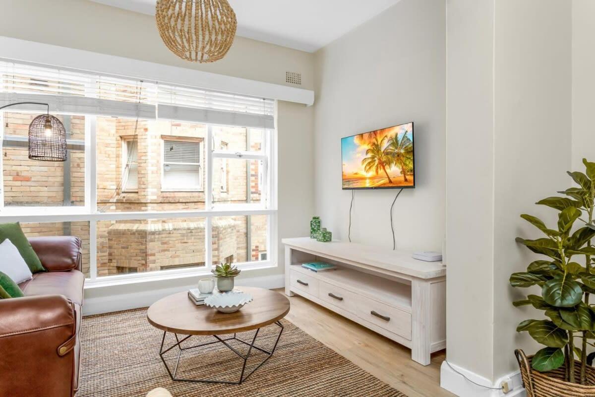 Spacious 2-bed In The Heart Of Manly Apartment