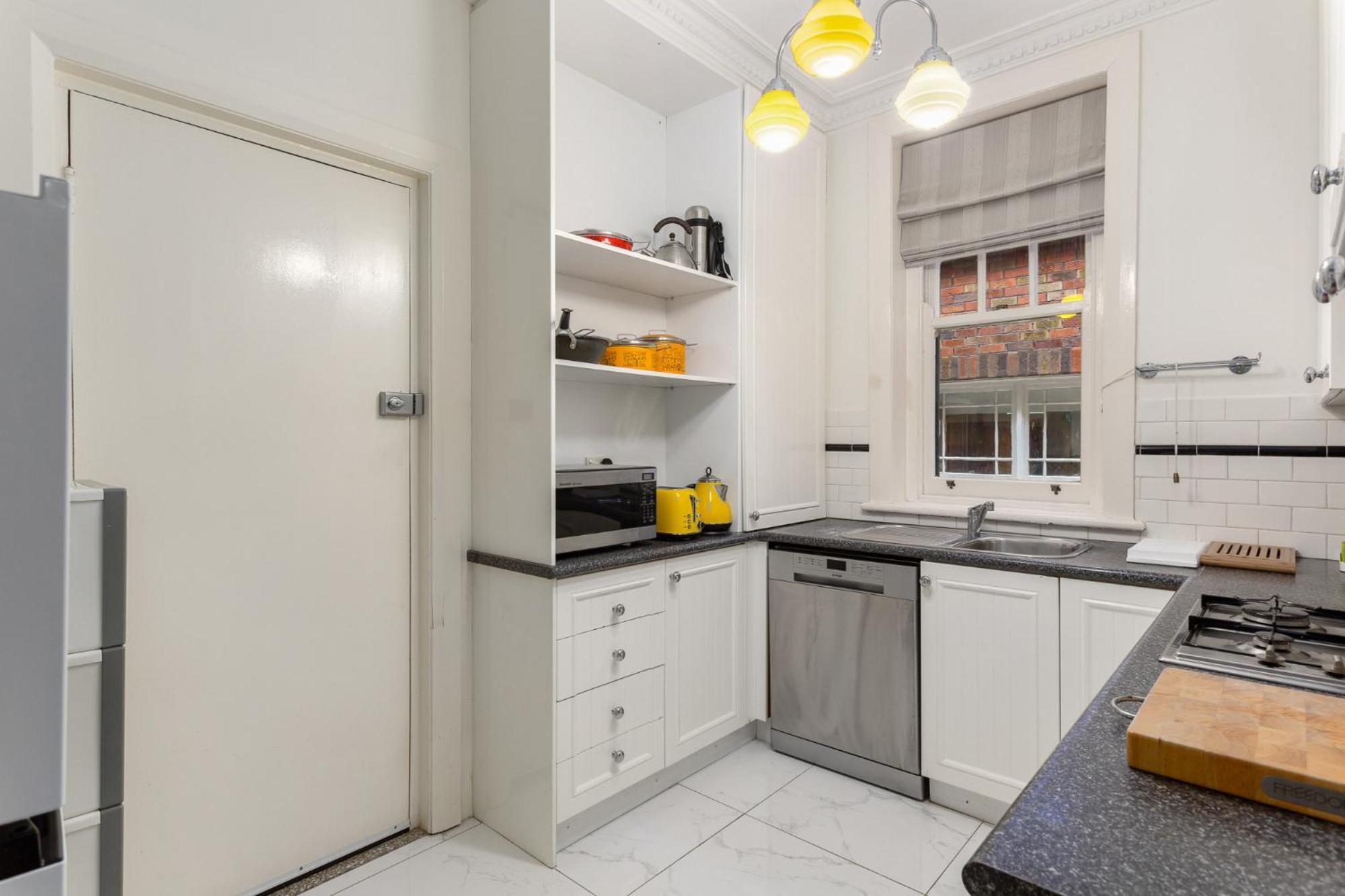 Eclectic Art Deco In Great Location