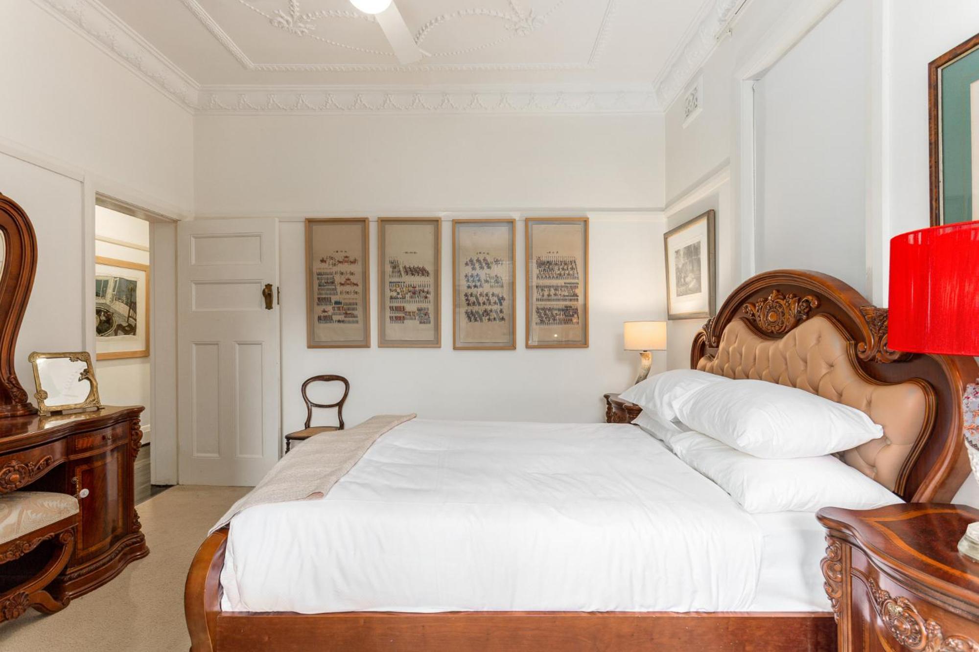 Eclectic Art Deco In Great Location Apartment *