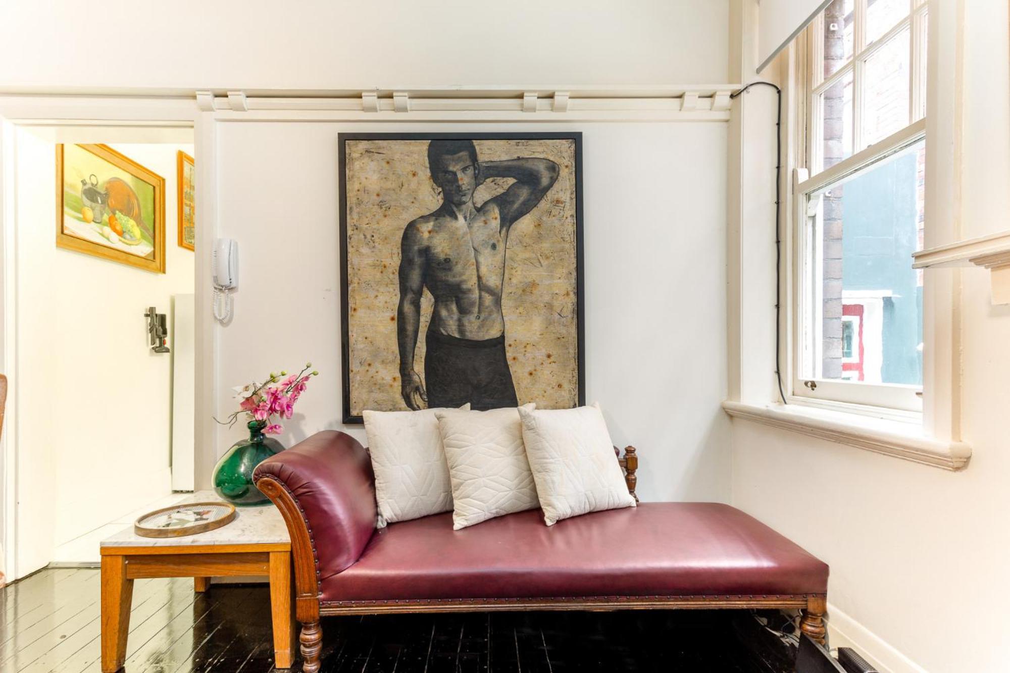 Eclectic Art Deco In Great Location Apartment *