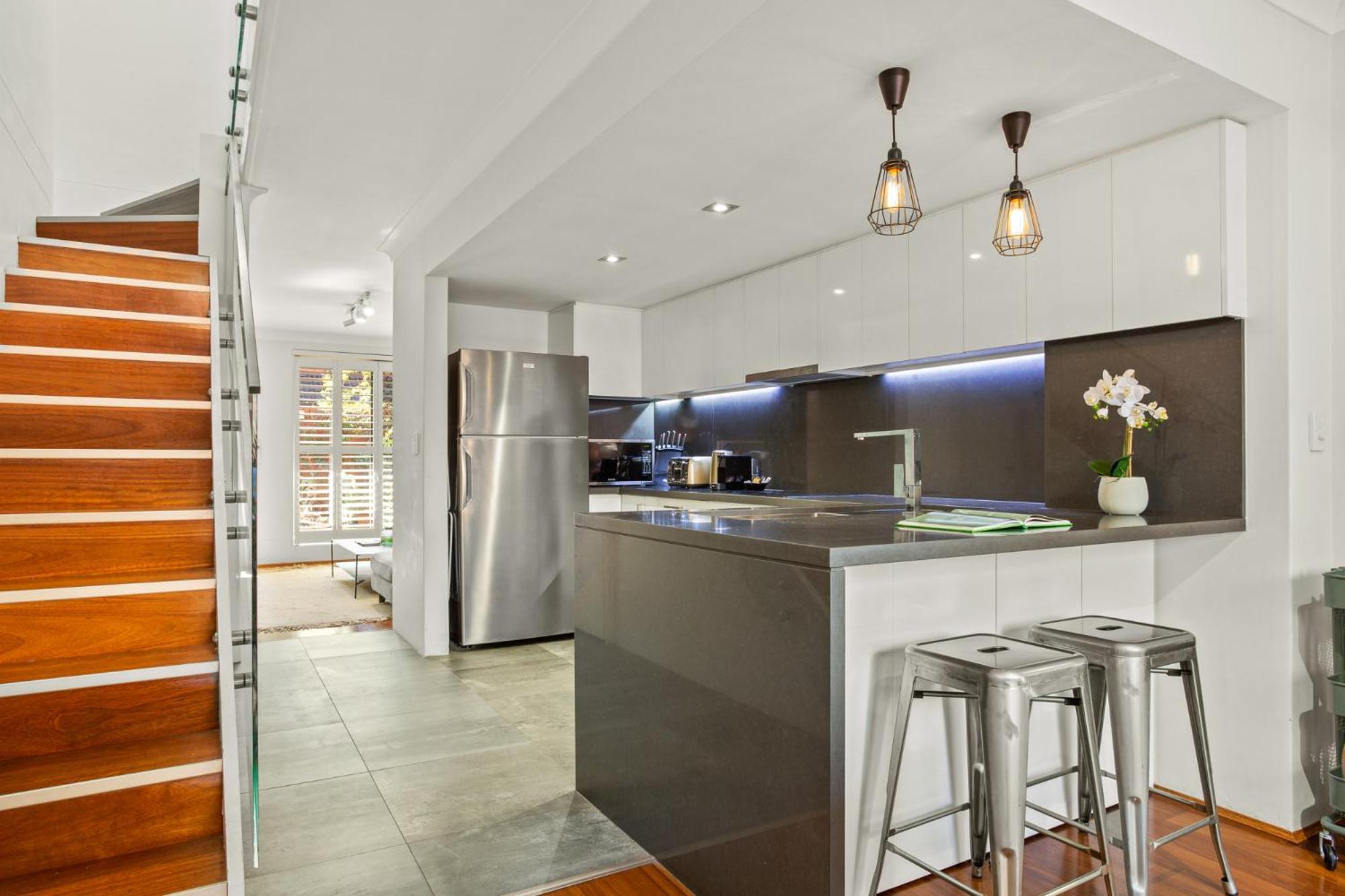 Elegantly Modern 2-bed In The Heart Of Chippendale *