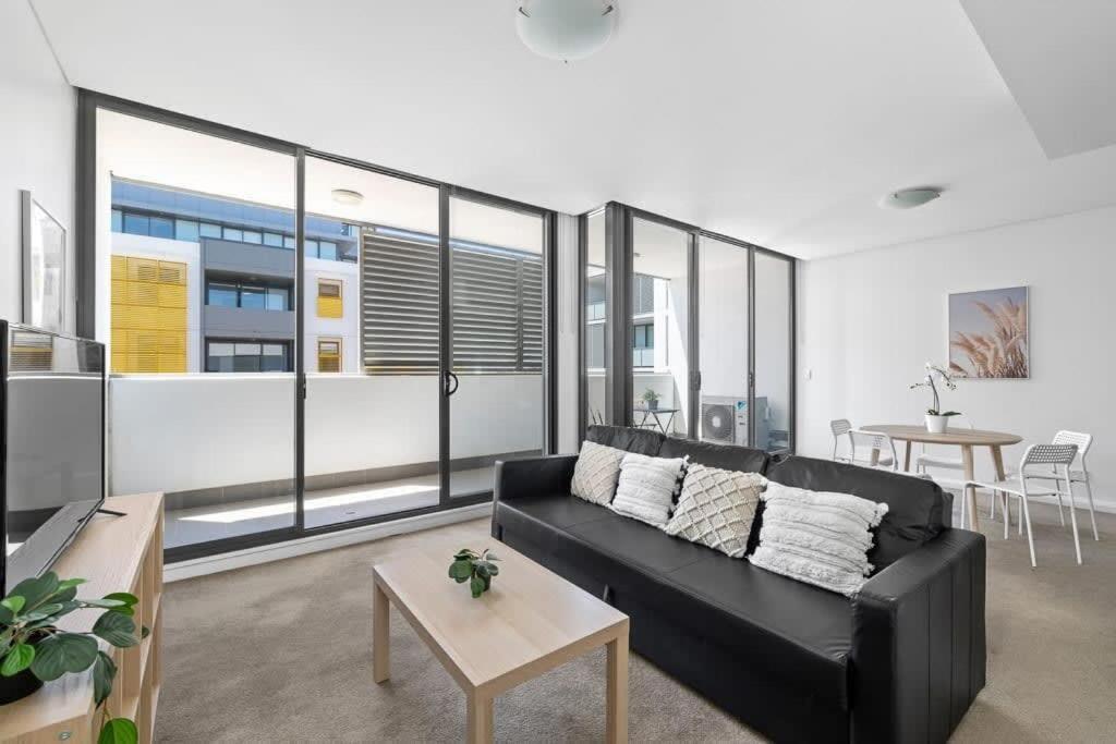 New 3br In Kingsgrove Sleeps 7 Sydney