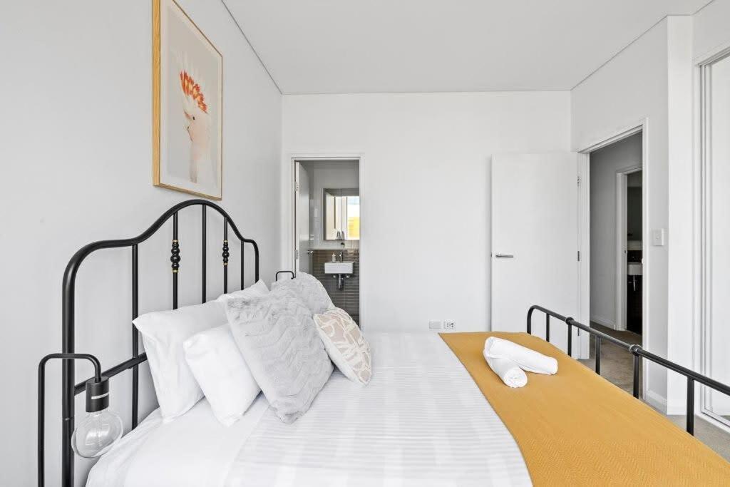 Apartment New 3br In Kingsgrove Sleeps 7