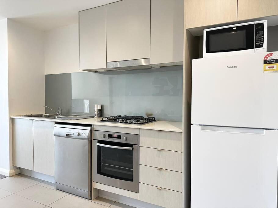 Stunning 4-bedroom * Sydney