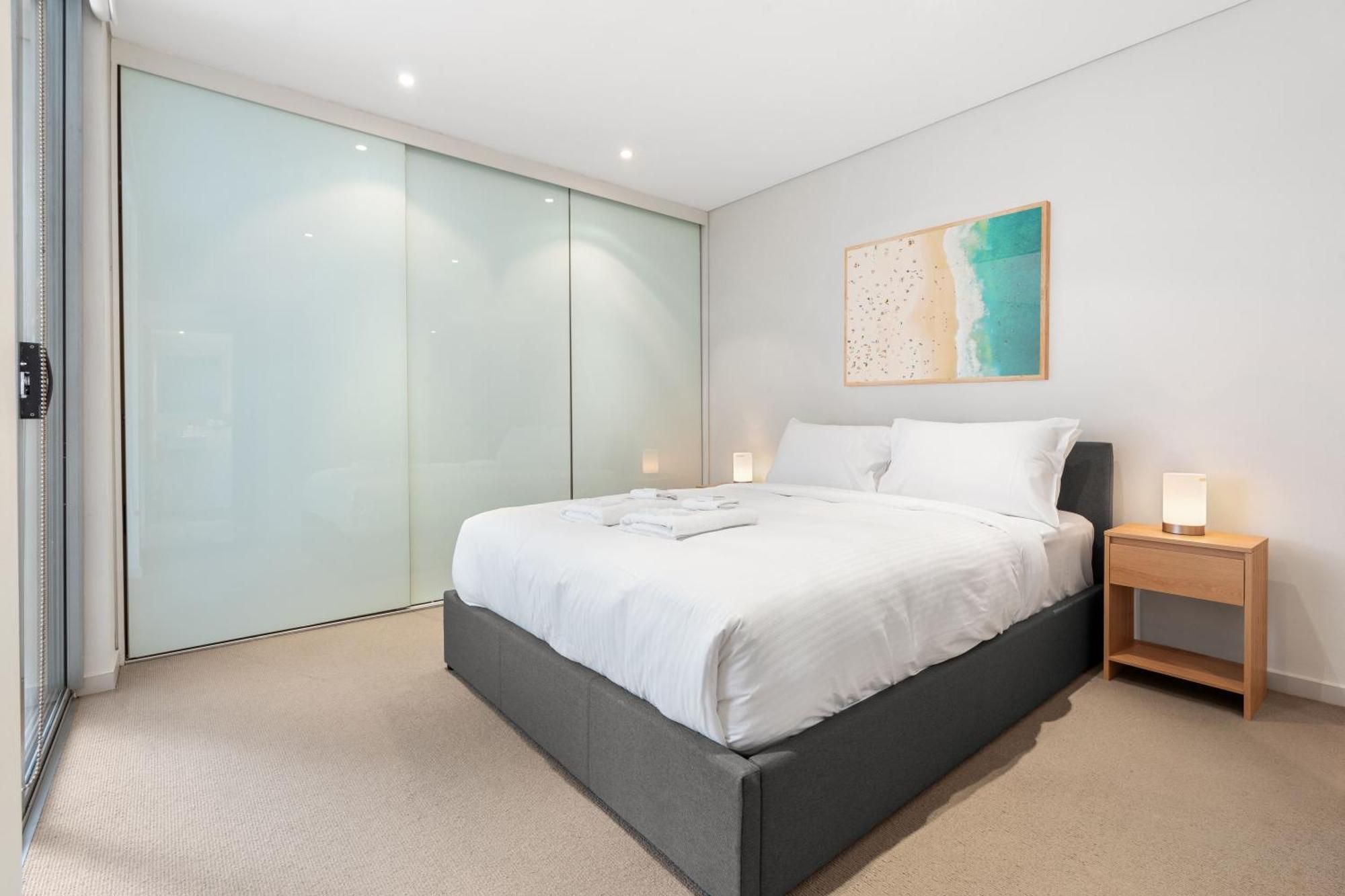 Open-plan 2br Unit With Parking In Prime Bondi *