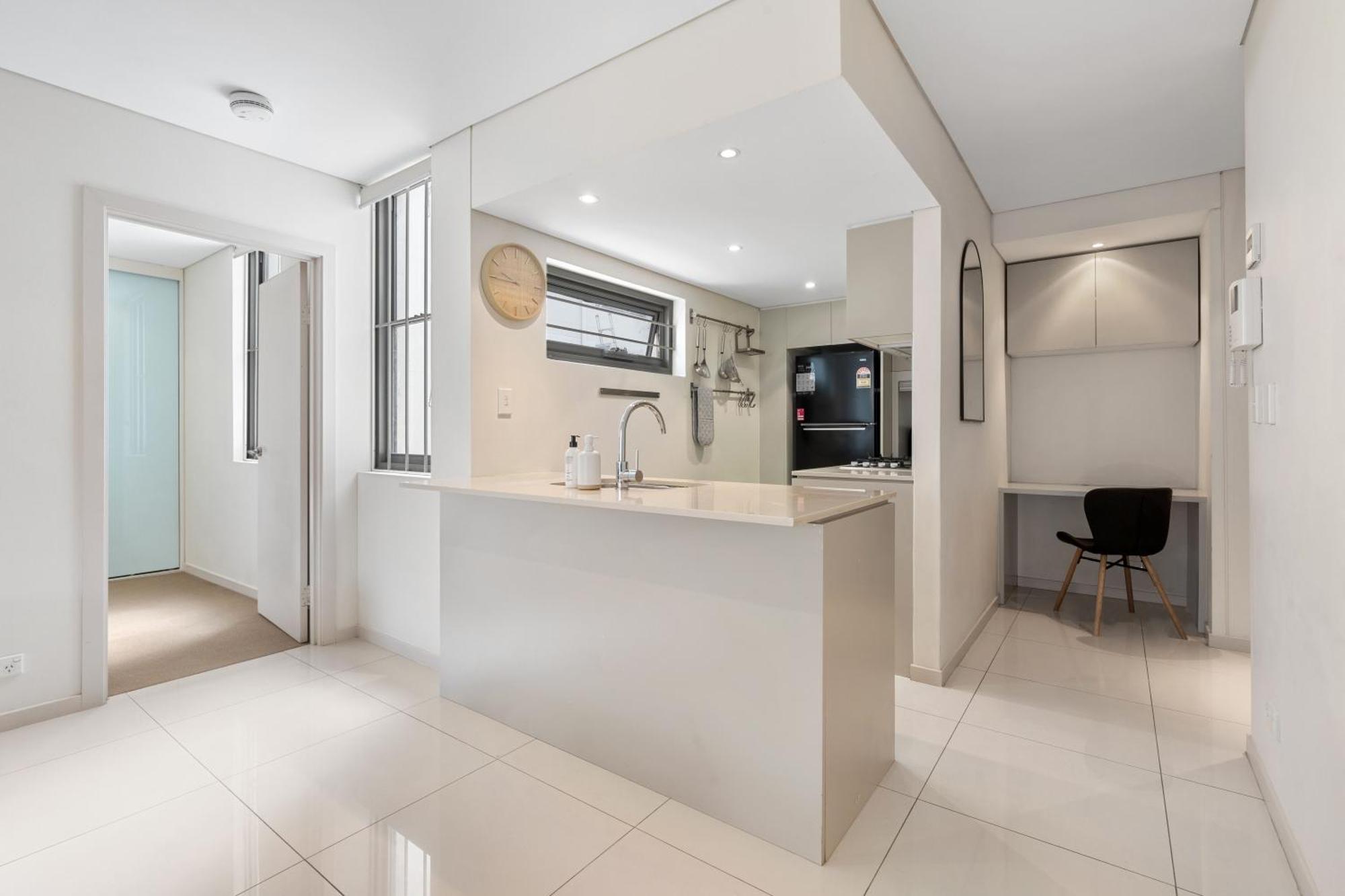 Apartment Open-plan 2br Unit With Parking In Prime Bondi Sydney