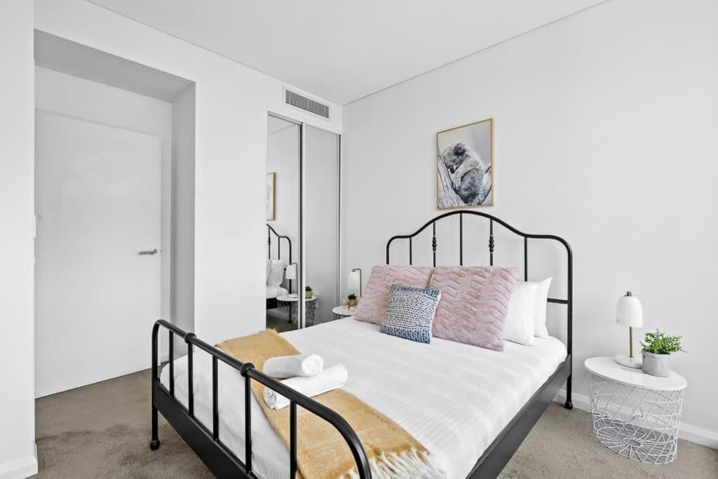 New 3br In Kingsgrove Sleeps 7 Apartment Sydney