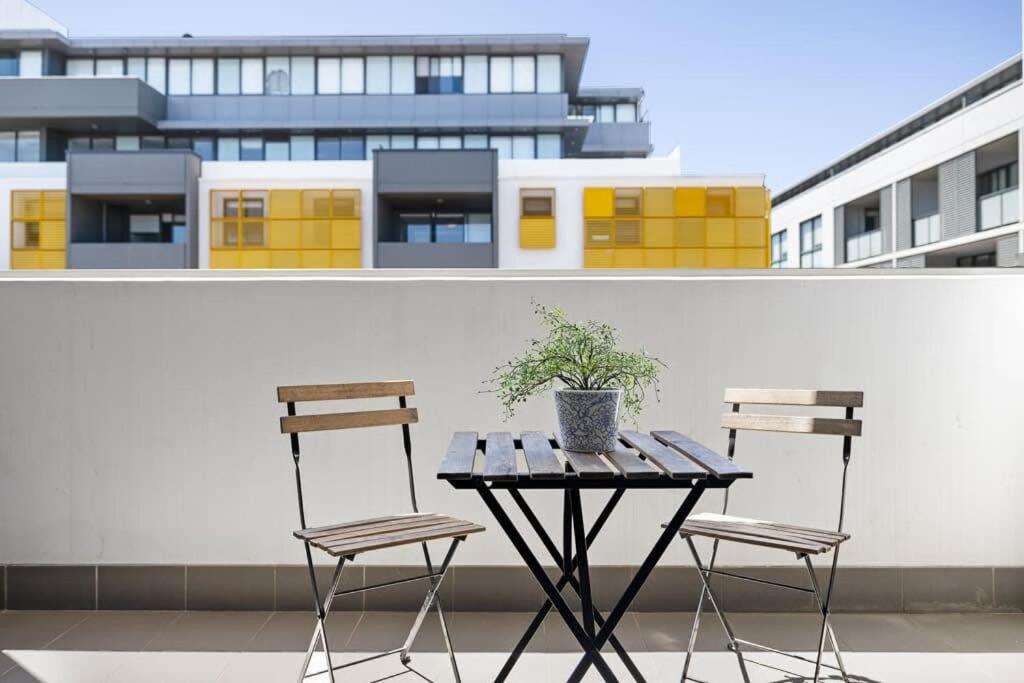 New 3br In Kingsgrove Sleeps 7 *