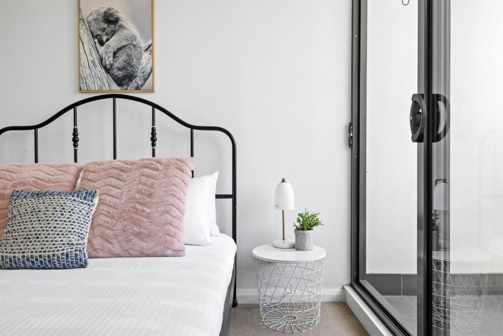 Apartment New 3br In Kingsgrove Sleeps 7 *