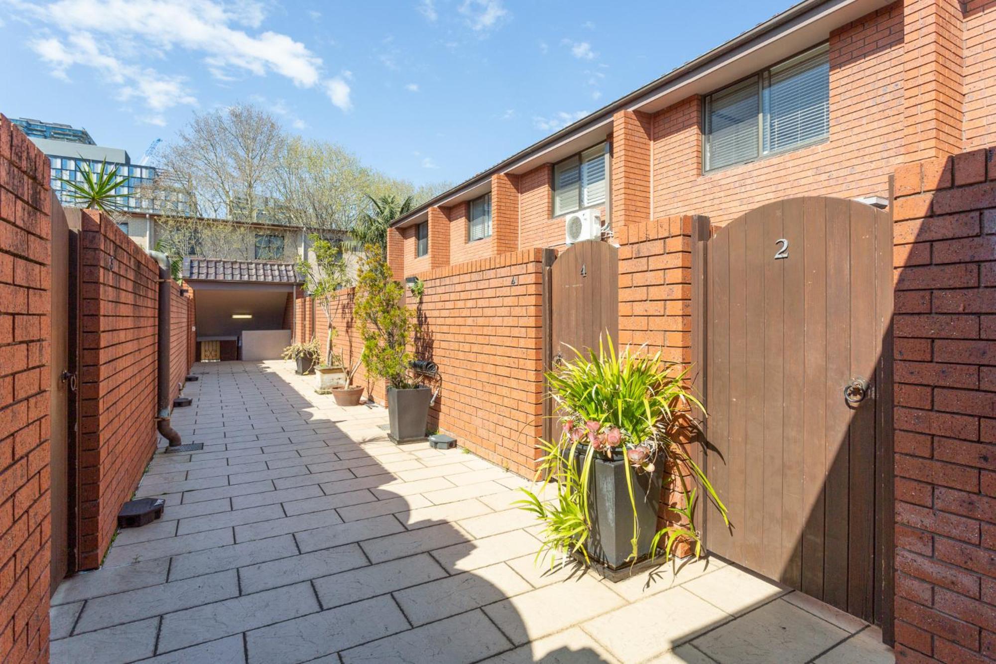 Elegantly Modern 2-bed In The Heart Of Chippendale Apartment *